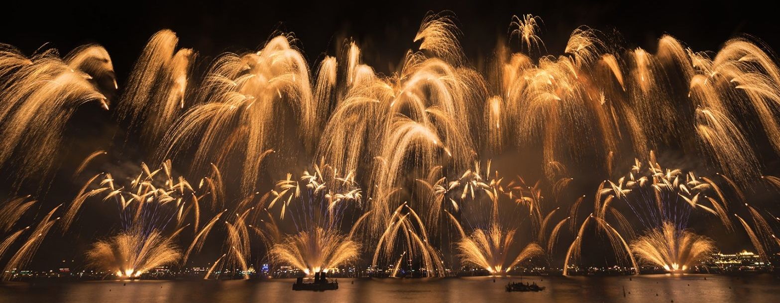 Bienvenue au festival pyrotechnique de Cannes camping hotel les rives du loup alpes maritimes cote azur 06