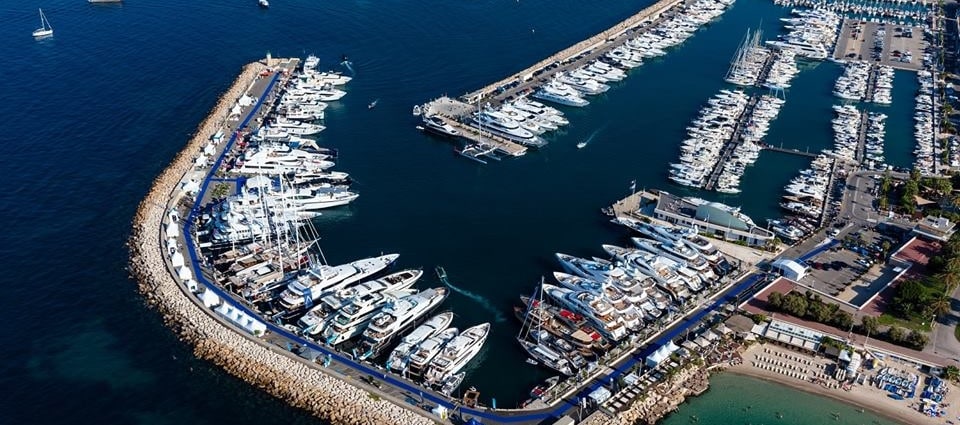 Vue du port du Cannes Yachting Festival hébergement au camping hôtel les rives du Loup 06 Alpes Maritimes 