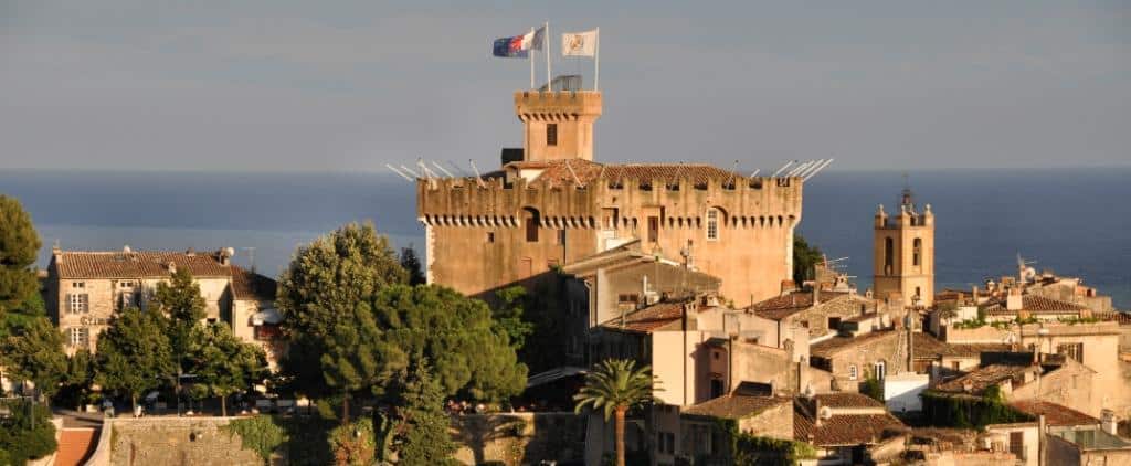 Camping les rives du loup à 15km de cagnes sur mer et des plages de la cote d azur