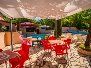 Piscine camping familial proche Nice