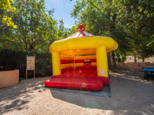 Jeux gonflable camping enfant
